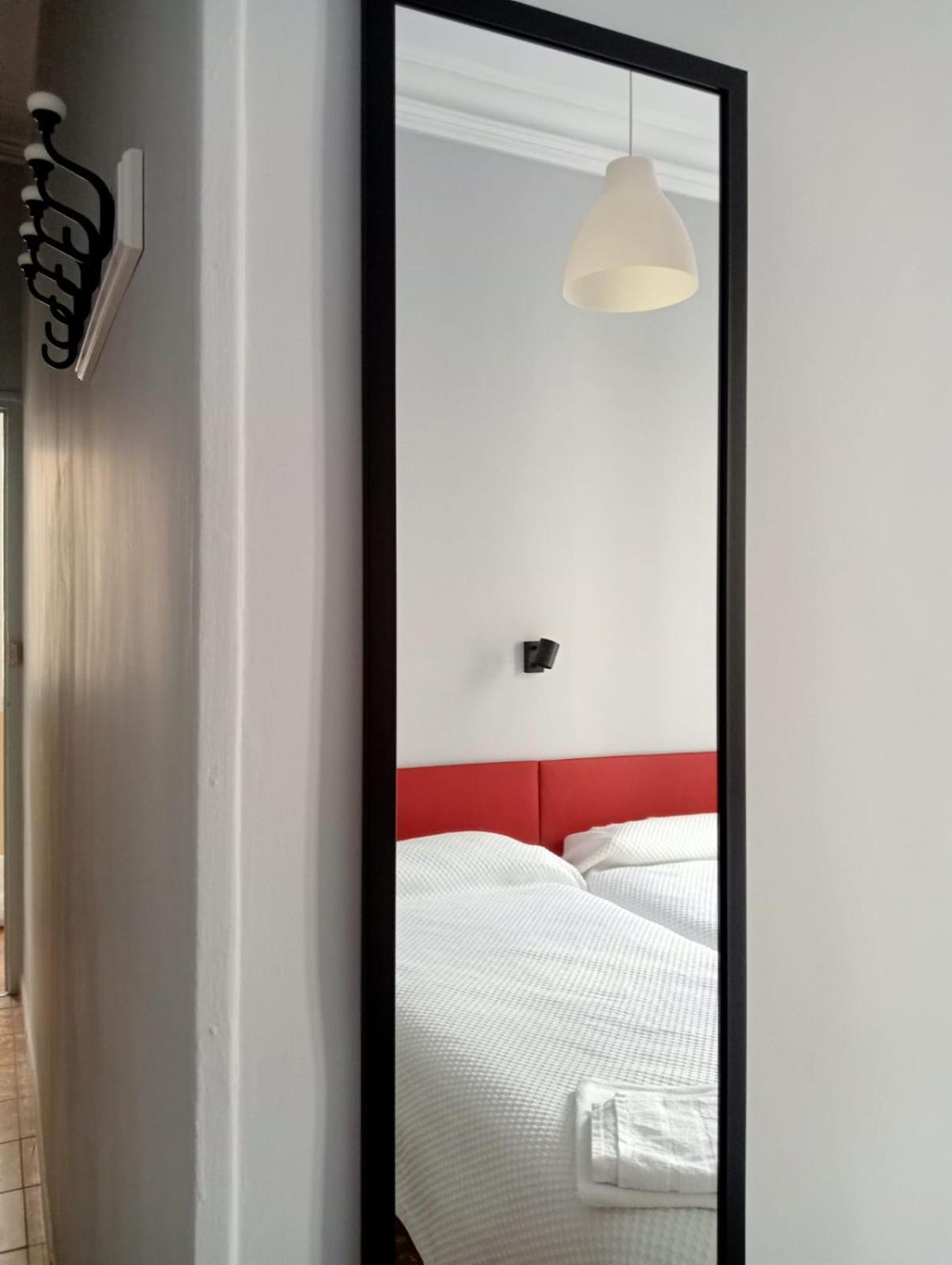 Hostal Yolanda Madrid Exteriör bild
