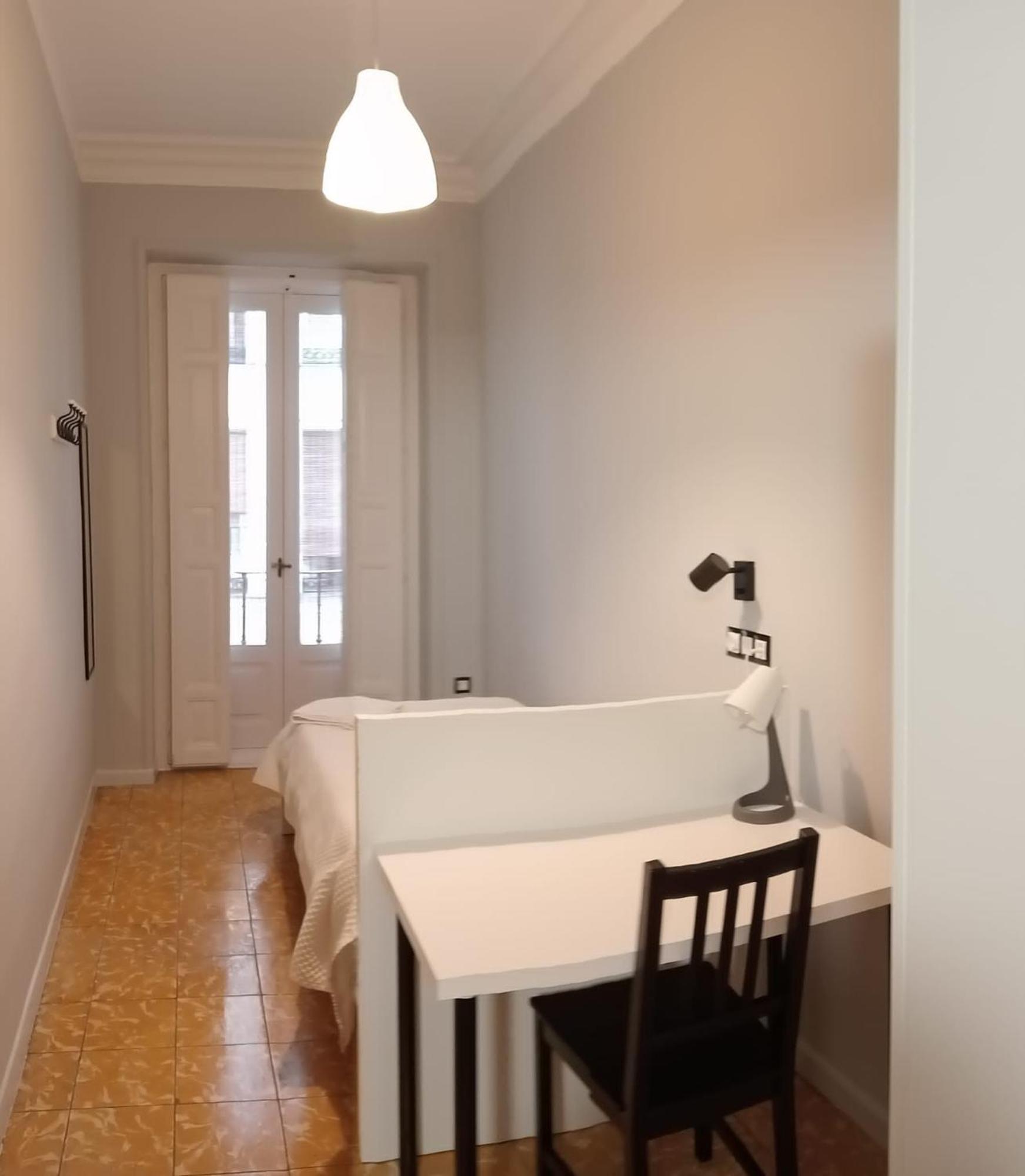 Hostal Yolanda Madrid Exteriör bild